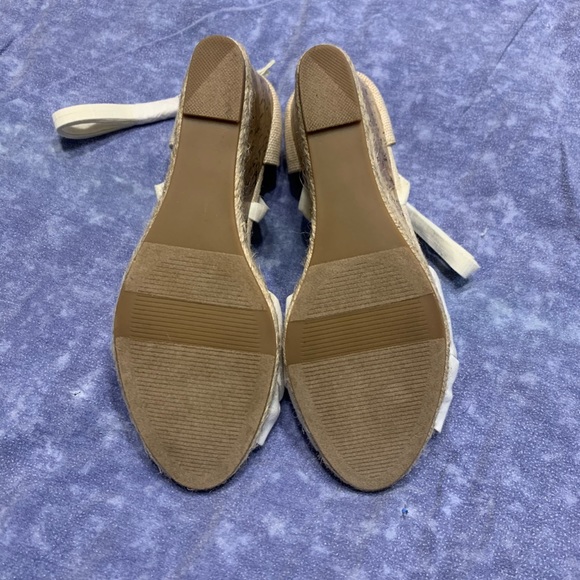Apt. 9 NIB white and cream heels size 8.5 - Picture 2 of 5